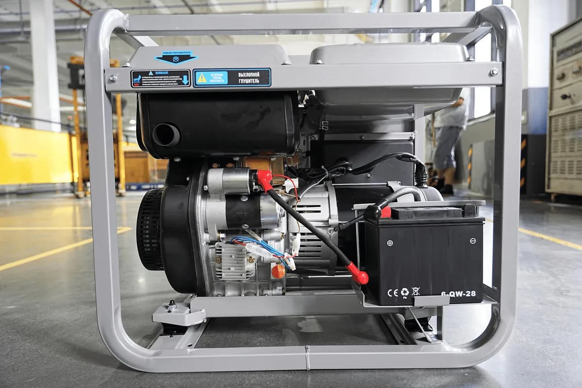 Генератор дизельный 5,0 кВт 220В с электростартером и колесами TOR KM5000D — фото 9